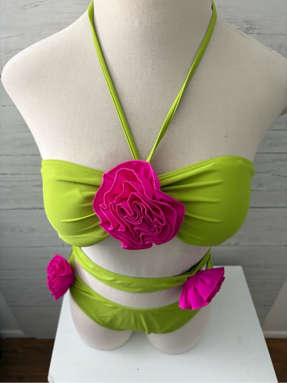 Fashion Nova Women’s Positano Views Rosette Swimsuit Size XL NWT - Picture 6 of 12